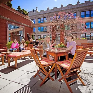 **** Hotel Giraffe By Library Collection USA